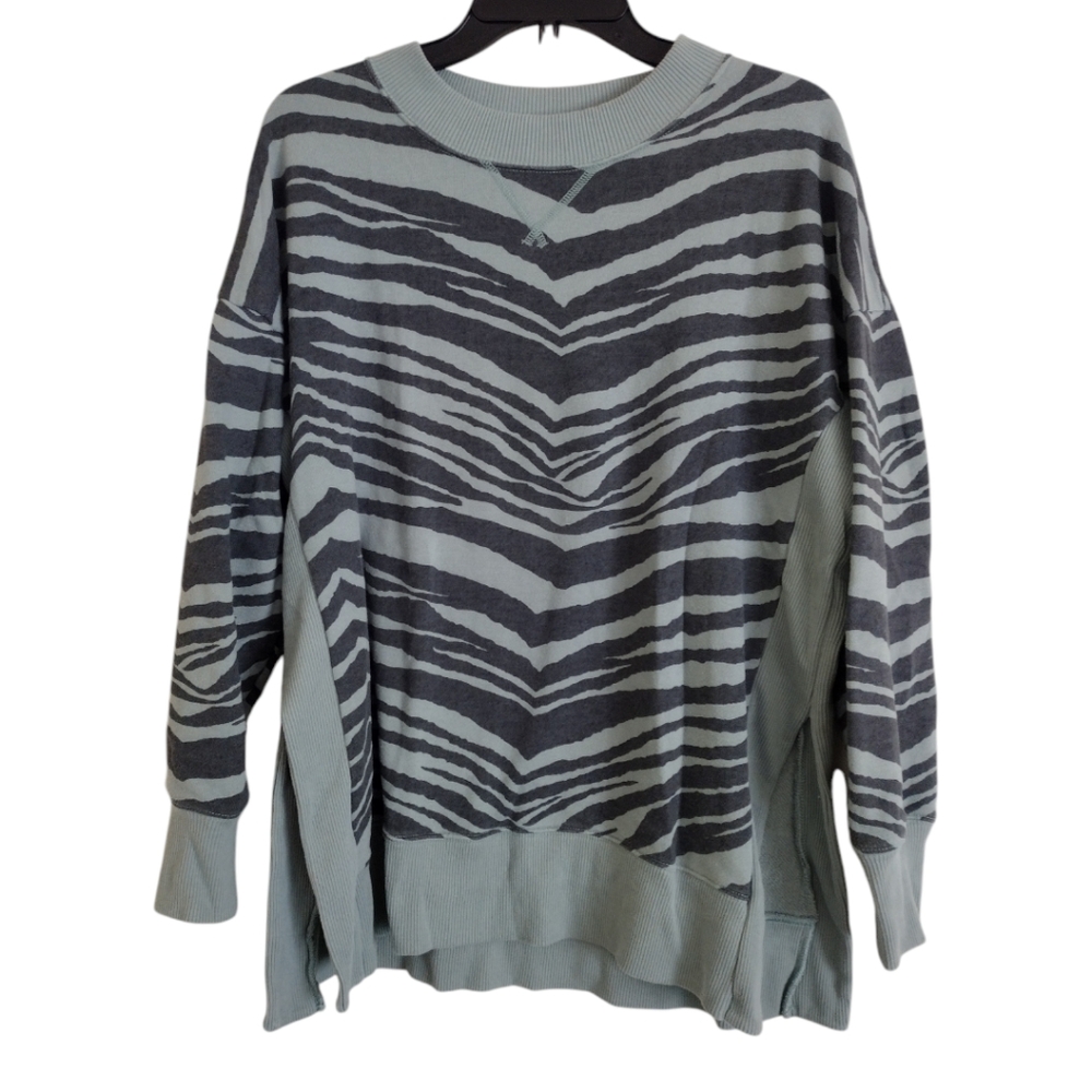Aerie green black zebra print sweatshirt split hem size medium
